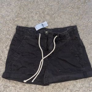 Black cargo shorts American Eagle